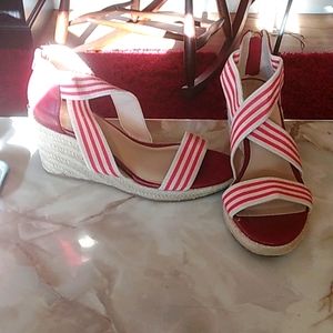 Market & Spruce wedges